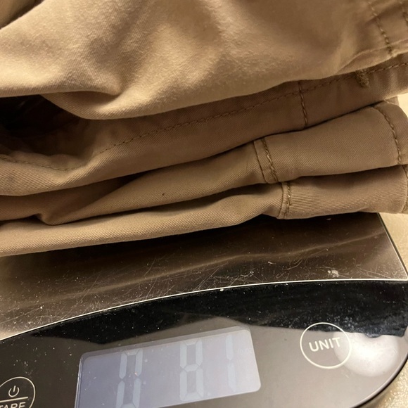 Gap khaki 5” shorts size 8 - Picture 8 of 8